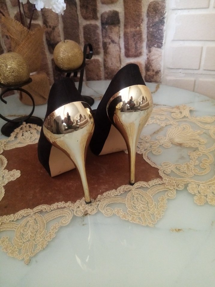 Siyah Gold Desenli Süet Stiletto Topuklu Ayakkabı - Görsel 4