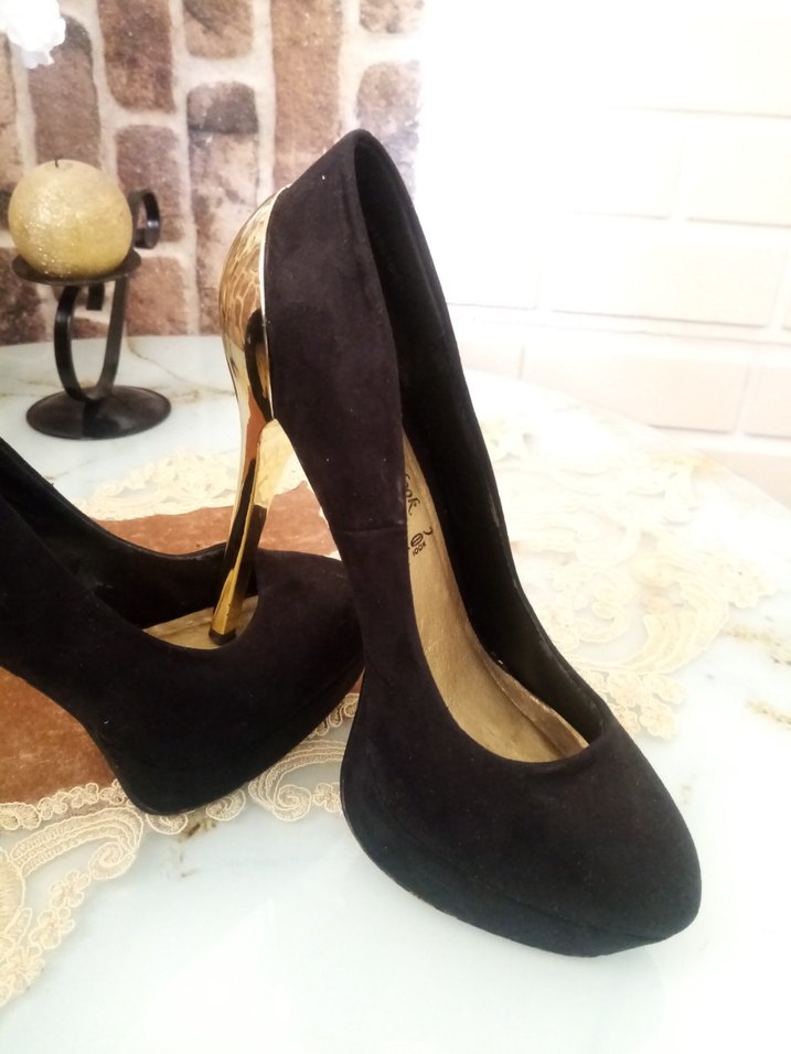 Siyah Gold Desenli Süet Stiletto Topuklu Ayakkabı - Görsel 2