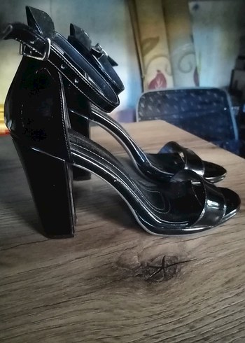 Siyah Rugan Tokalı kalın Topuklu Kadın Ayakkabı - Görsel 2