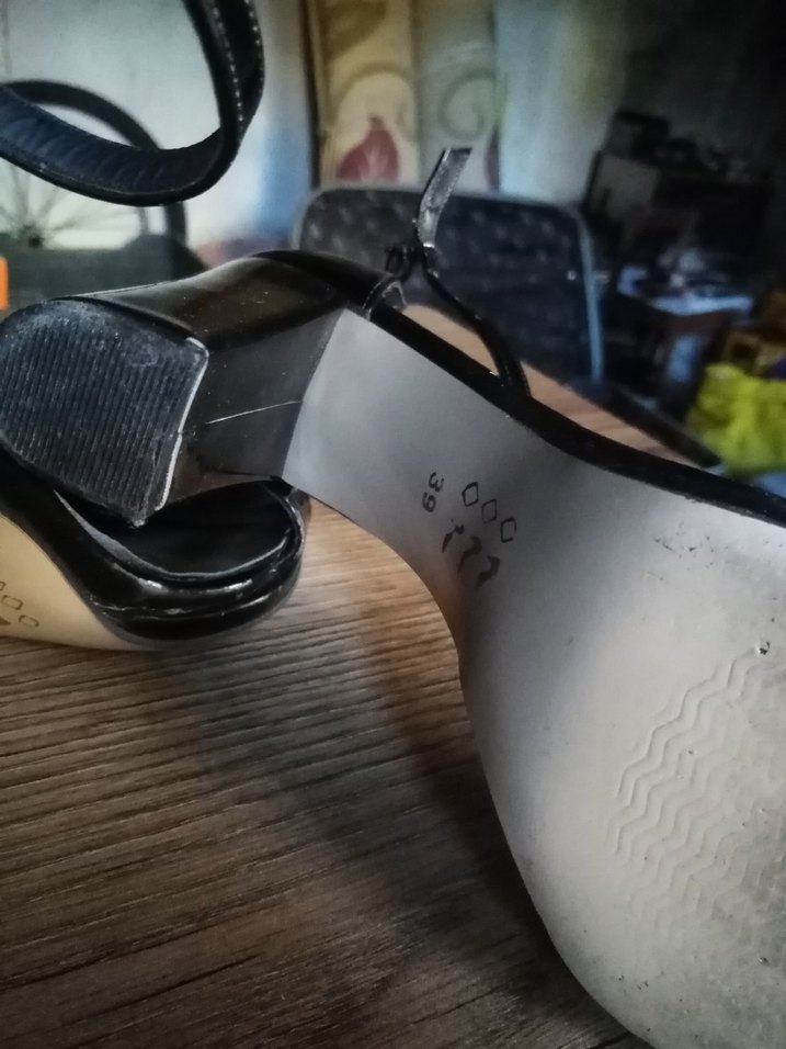 Siyah Rugan Tokalı kalın Topuklu Kadın Ayakkabı - Görsel 4