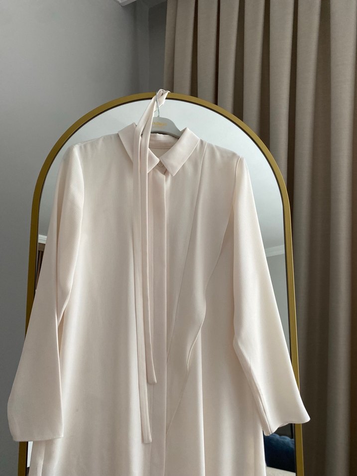 Kadın Beyaz Uzun Kollu Dökümlü Tunik - Görsel 2