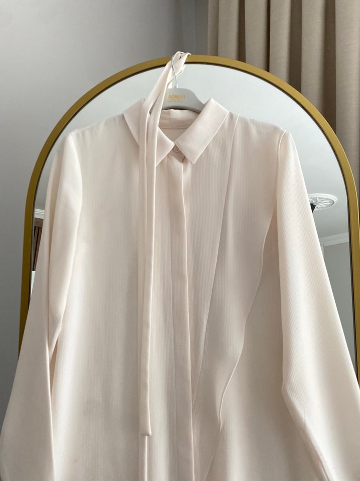 Kadın Beyaz Uzun Kollu Dökümlü Tunik - Görsel 3