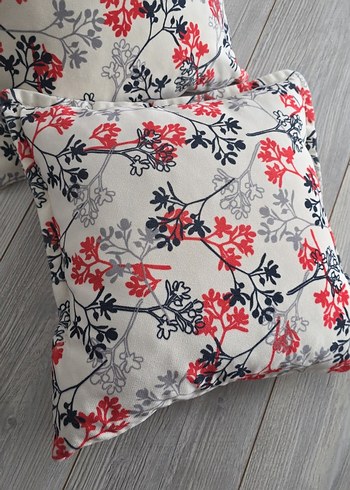 Çiçek Desenli Gri Dekoratif Yastık Kılıfı - Görsel 2