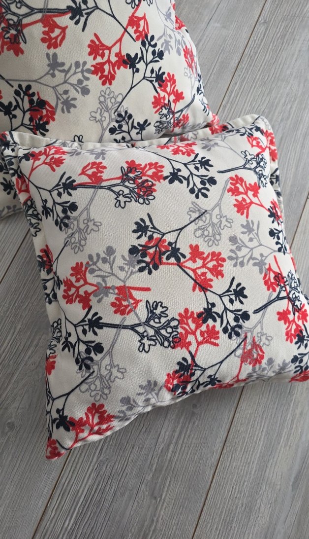 Çiçek Desenli Gri Dekoratif Yastık Kılıfı - Görsel 2