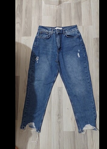 Hic giyilmemis pantalon jean
