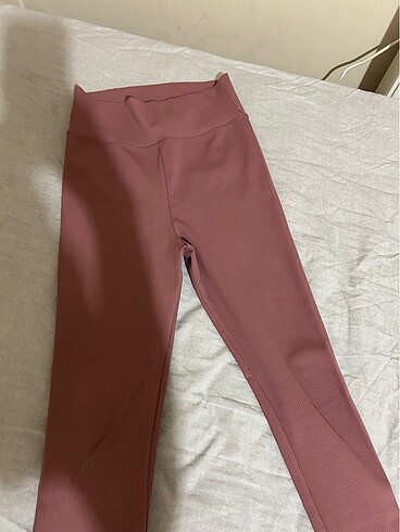 Pembe tayt