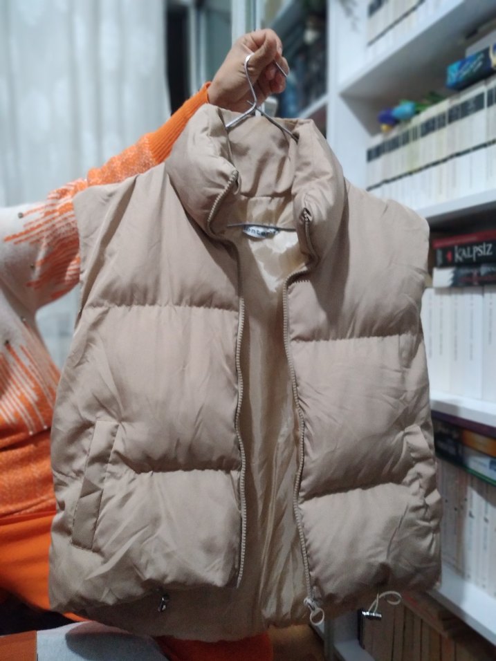 Bej Yüksek Yakalı Kadın Şişme Yelek - Görsel 3