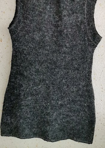 Gri Yünlü Yüksek Yakalı Kolsuz kazak - Görsel 3