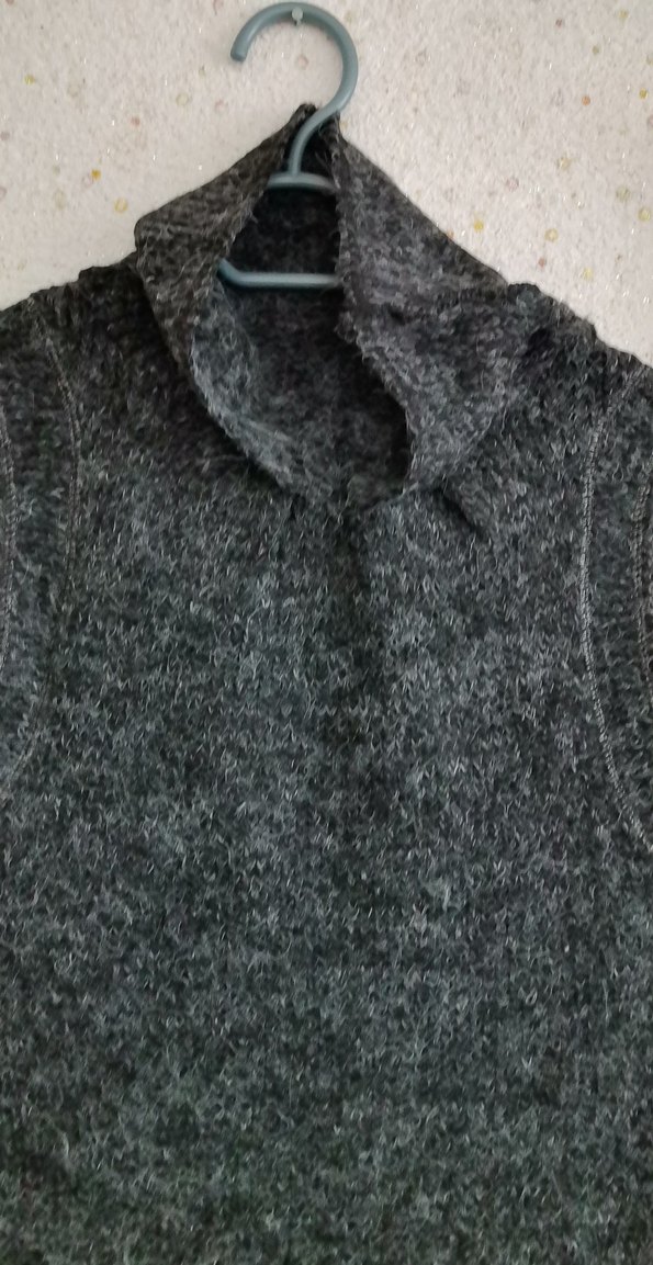 Gri Yünlü Yüksek Yakalı Kolsuz kazak - Görsel 2