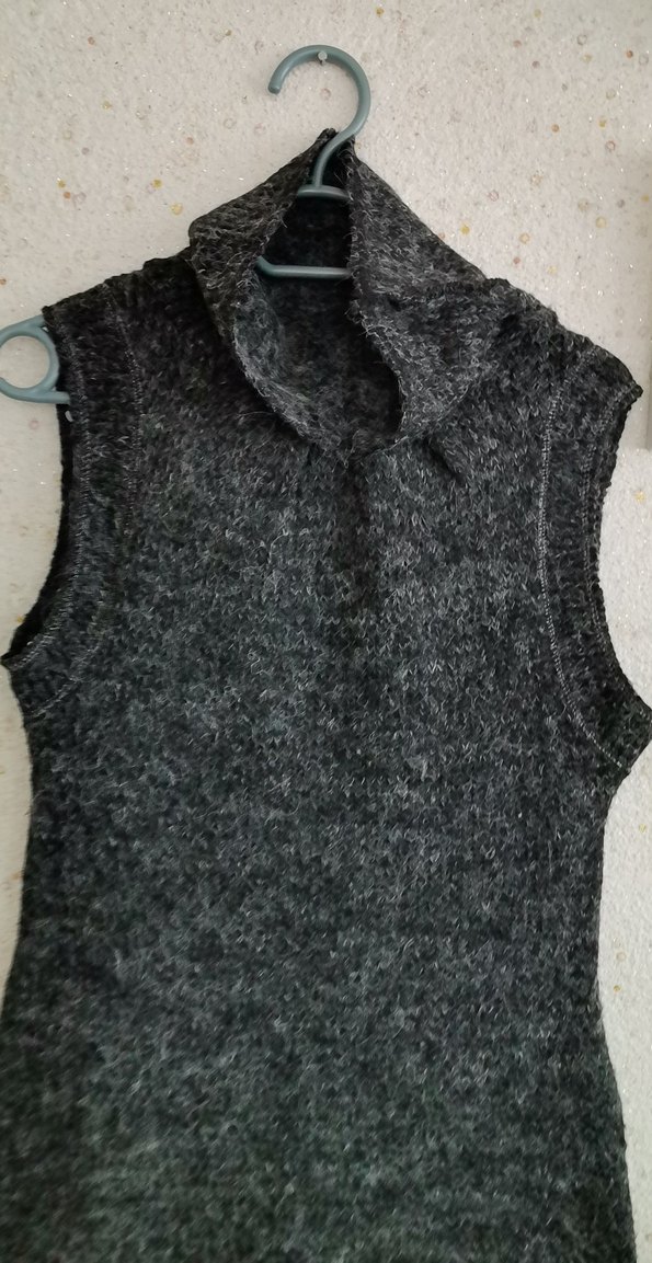 Gri Yünlü Yüksek Yakalı Kolsuz kazak - Görsel 4