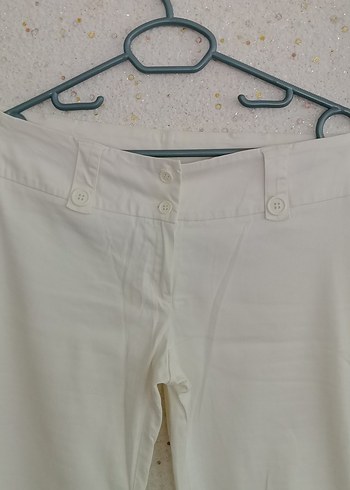 Düğmeli Beyaz Midi Kadın Kumaş Pantolon - Görsel 2