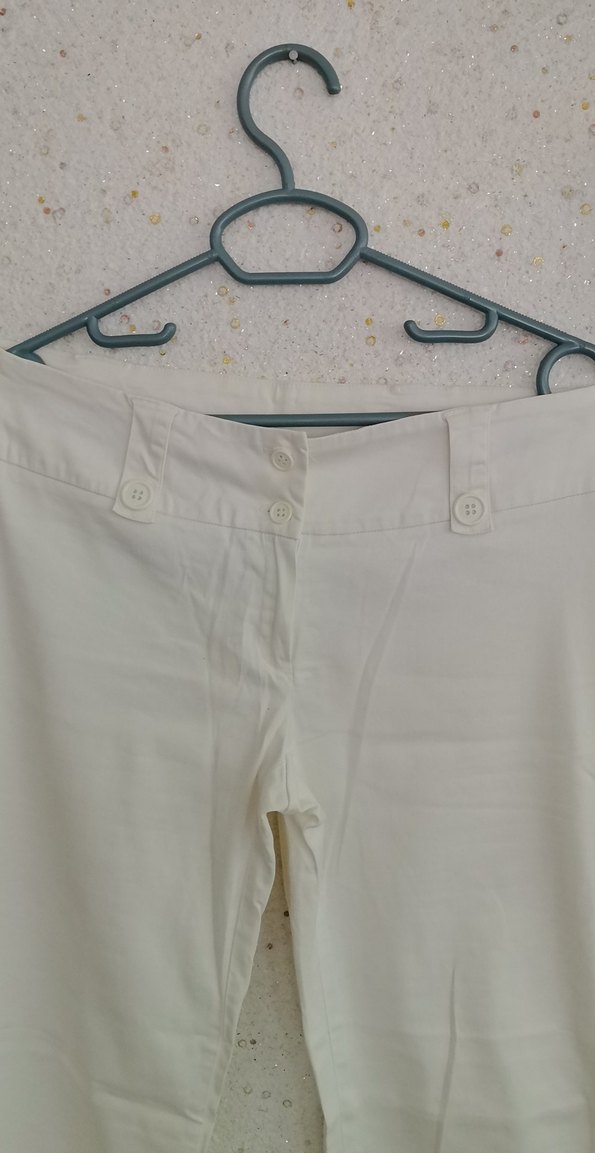 Düğmeli Beyaz Midi Kadın Kumaş Pantolon - Görsel 2