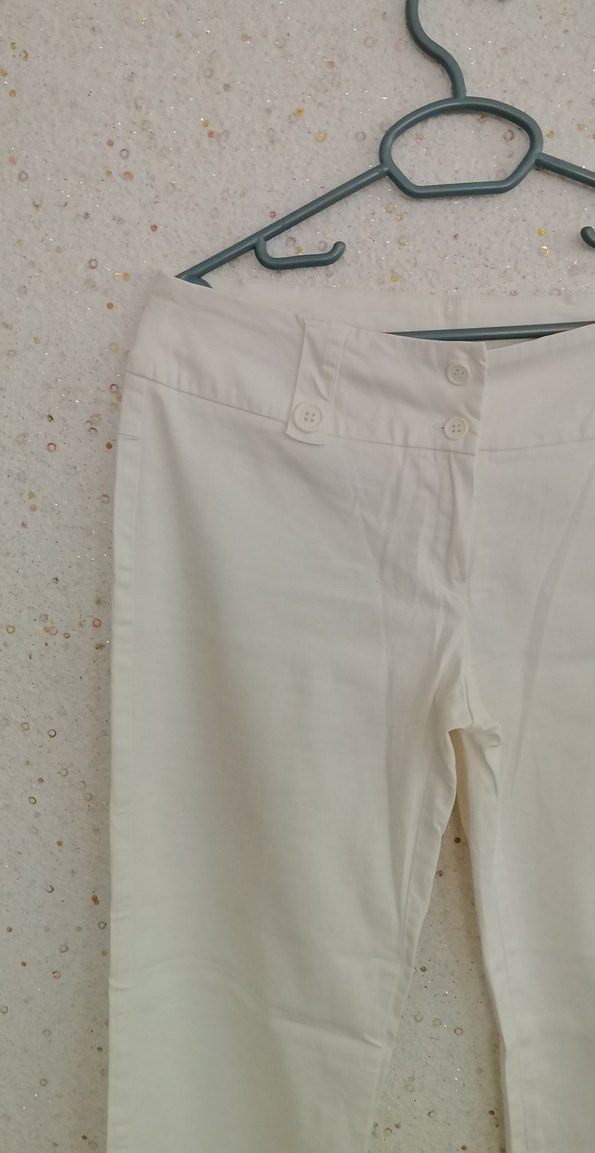 Düğmeli Beyaz Midi Kadın Kumaş Pantolon - Görsel 3