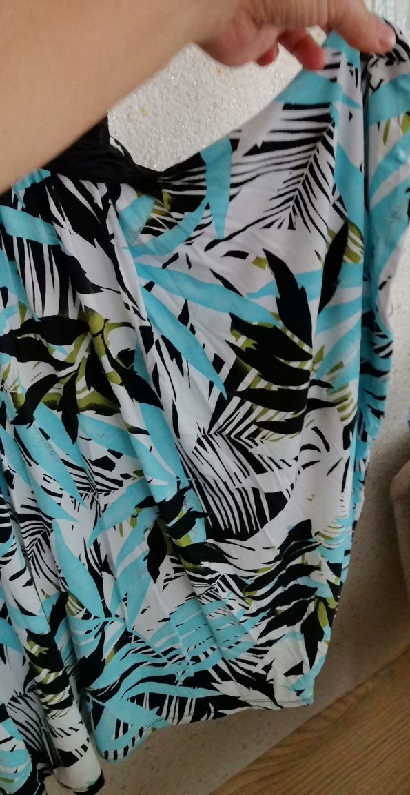 V Yaka Desenli Turkuaz Uzun Elbise - Görsel 5