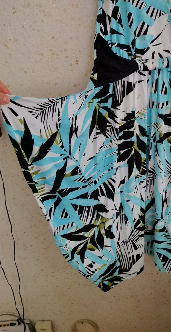 V Yaka Desenli Turkuaz Uzun Elbise - Görsel 4