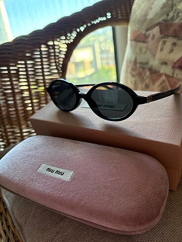 Miu Miu siyah gözlük
