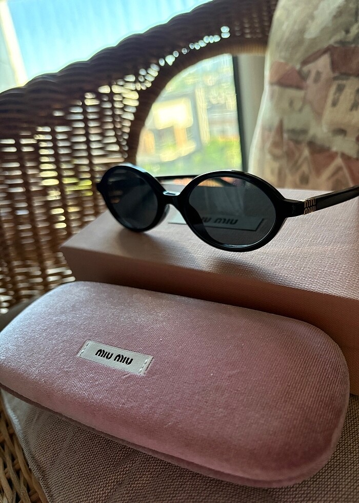 Miu Miu siyah gözlük - Görsel 3