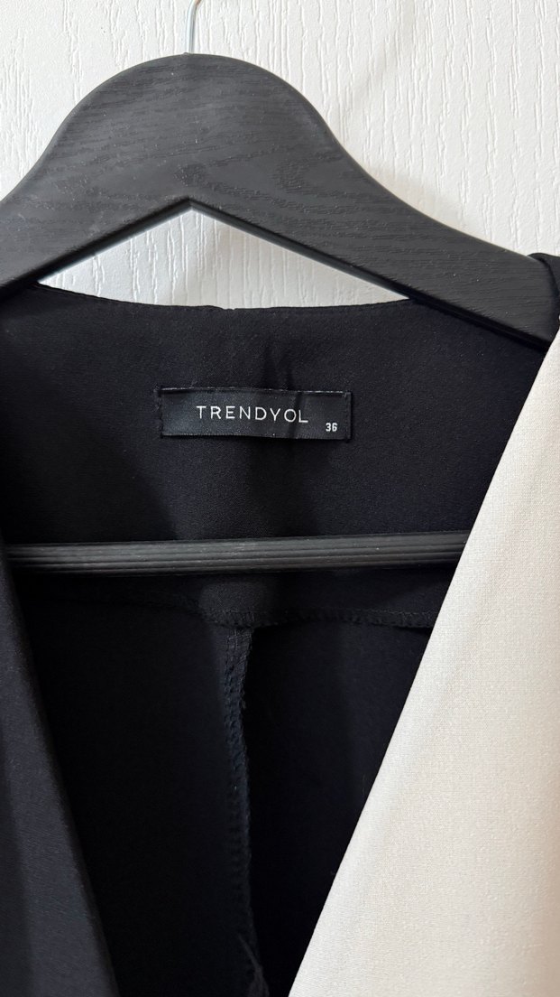 Kadın Beyaz Uzun Kollu Drapeli Tulum - Görsel 2