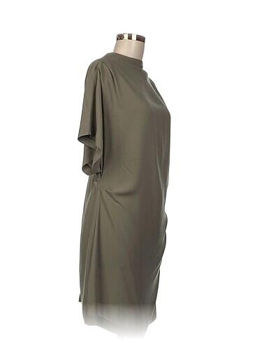 H&M H&M Kısa Elbise %70 İndirimli.