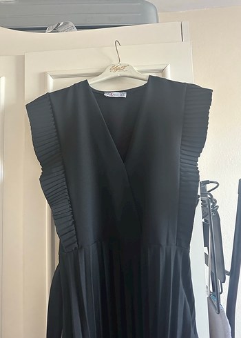 Kadın Siyah Pilili Uzun Elbise - Görsel 4