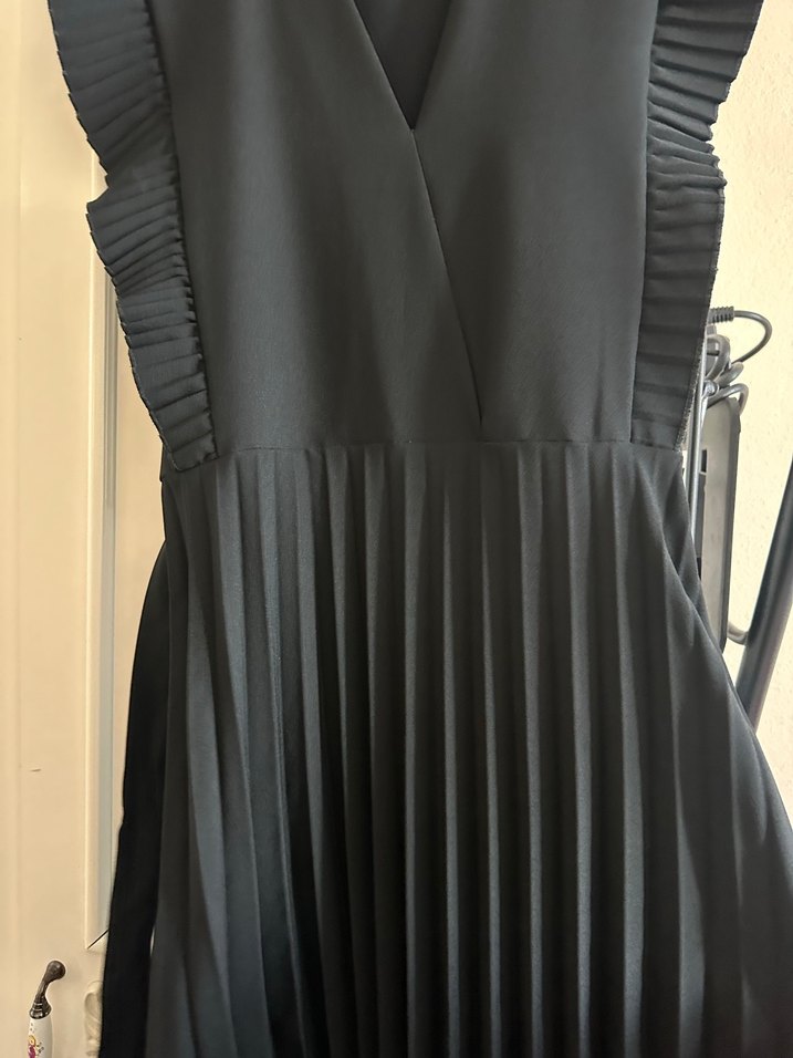 Kadın Siyah Pilili Uzun Elbise - Görsel 2