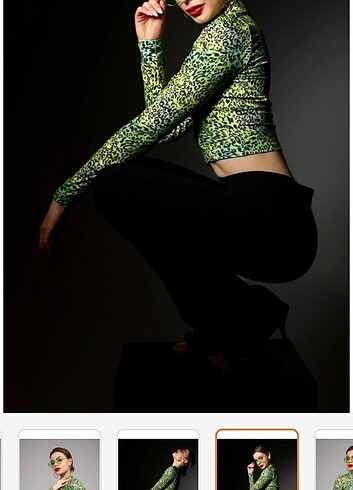 Yeşil neon baskılı crop bluz