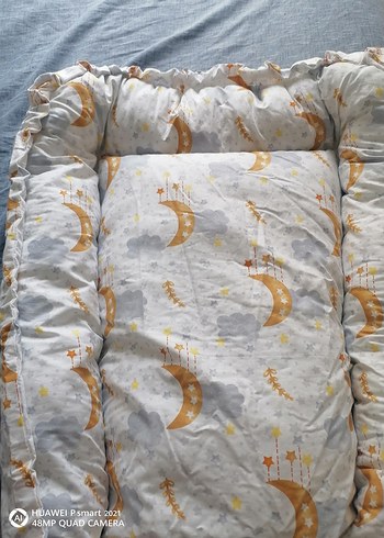 Beyaz Ay ve Yıldız Desenli Bebek Yatağı - Görsel 2