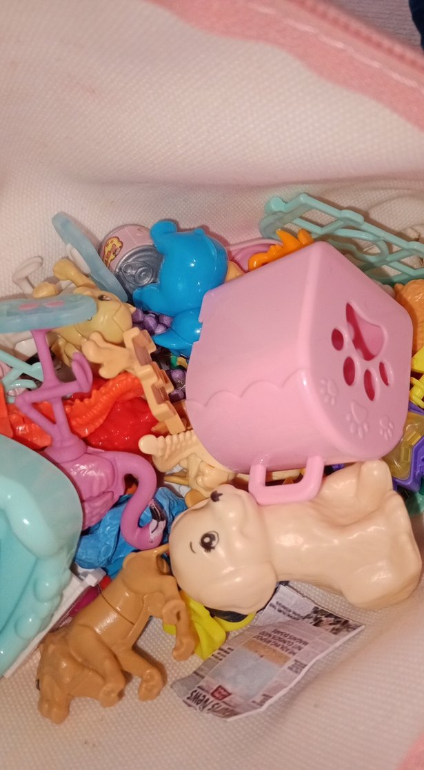 Barbie,ozmo sürpriz,evcil hayvanlar,Kinder joy,karışık aksesuar - Görsel 2