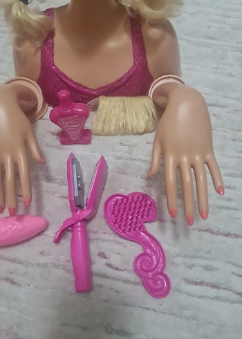 Barbie Pembe Saç Bakım Mankeni Seti