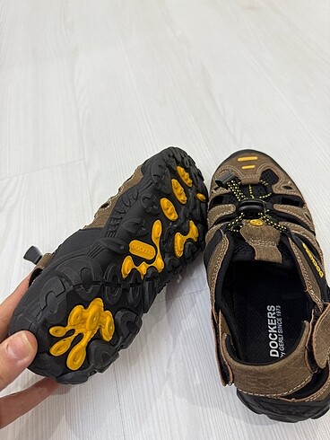37 Beden kahverengi Renk Dockers sandalet