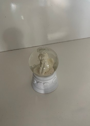 Beyaz Melek Figürlü Kar Küresi
