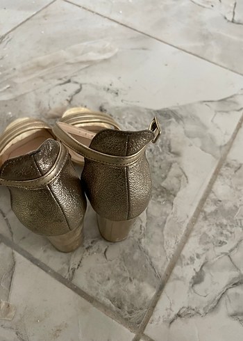 Topuklu ayakkabı - Görsel 3