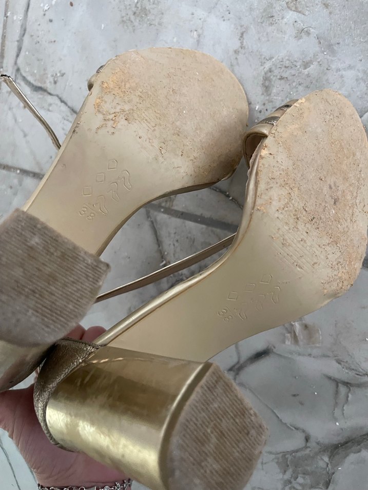 Topuklu ayakkabı - Görsel 4