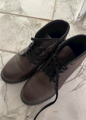 Kahverengi Erkek Bot - Görsel 2