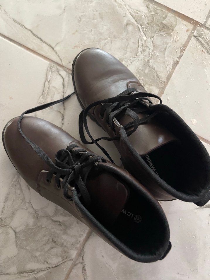 Kahverengi Erkek Bot - Görsel 4