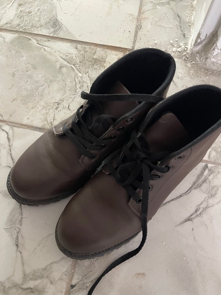 Kahverengi Erkek Bot - Görsel 2