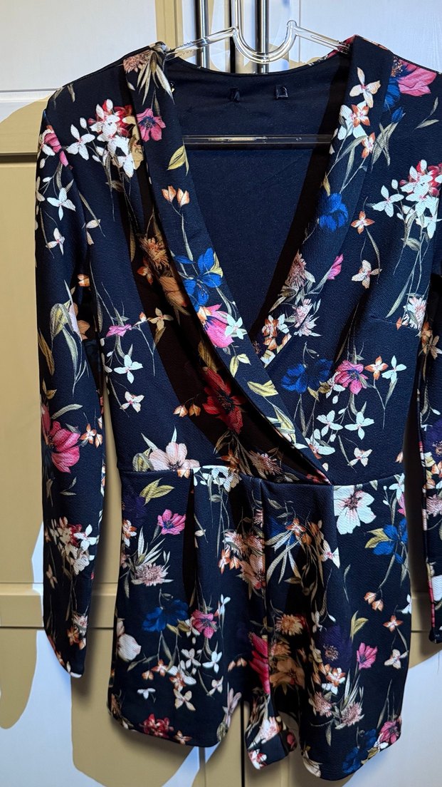 Çiçek Desenli Uzun Kollu Kısa Tulum - Görsel 2