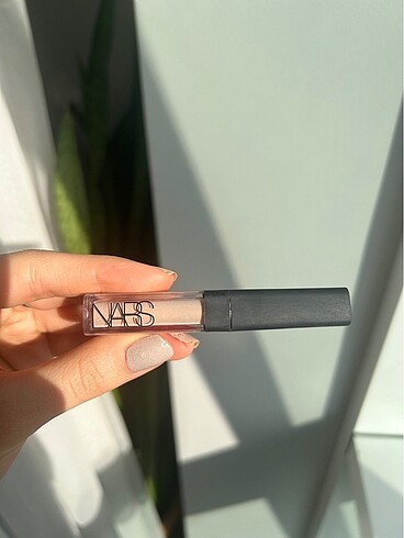 nars concealer vanilla