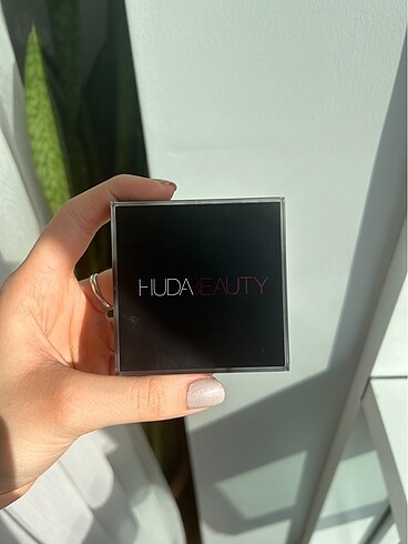 huda beauty tantour