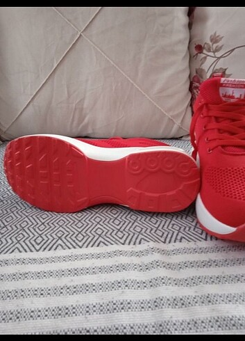 41 Beden kırmızı Renk Ayakkabı 
