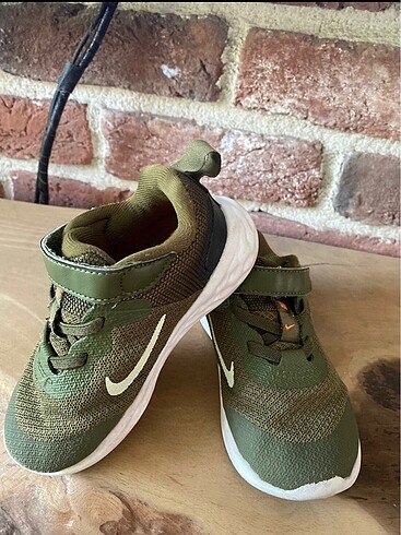 25 Beden haki Renk Nike çocuk spor ayakkabı 25 numara