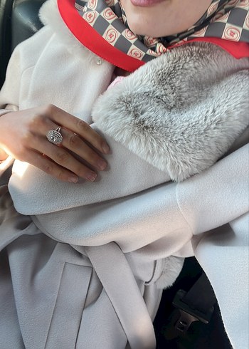 Kürklü Yaka Bağlamalı Krem Kaban - Görsel 2