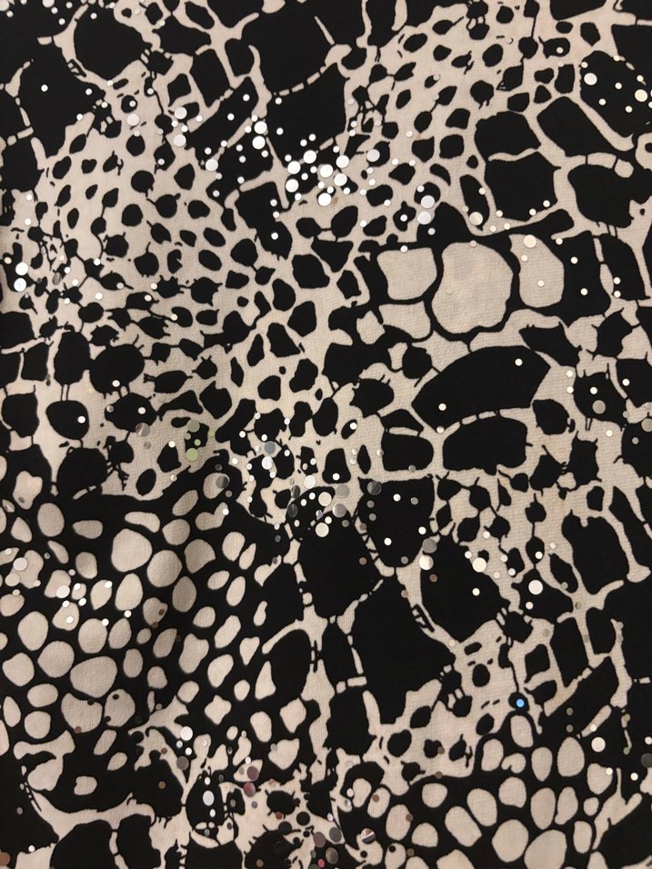 Siyah Beyaz Desenli Kürklü Kadın Bluz - Görsel 4