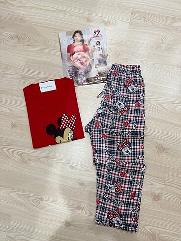 Diğer Kadın Pijama Takımı