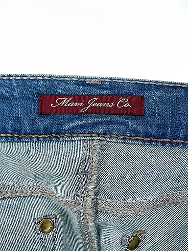 26 Beden mavi Renk Mavi Jeans Bermuda / Kapri %70 İndirimli.