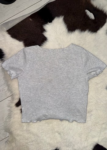 Gri Kısa Kollu Düğmeli Crop Top - Görsel 4