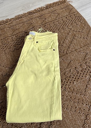 Zara Sarı Regular Fit Midi Kadın Jean - Görsel 4