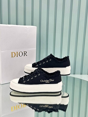 37,5 Beden Dior ayakabı