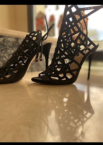 Zara Zara Siyah Dantel Kafes Topuklu Ayakkabı