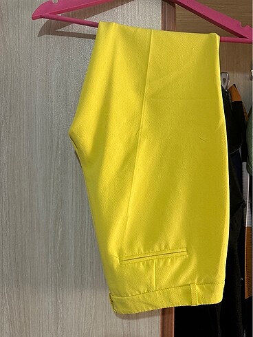 Sarı pantolon